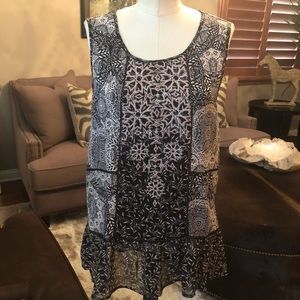 Knox Rose black and white blouse